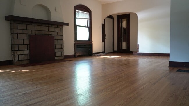 Interior Photo - 706 N. Washington