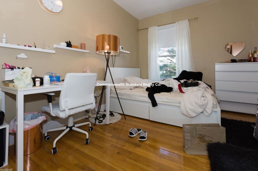 Building Photo - 17 Highgate St