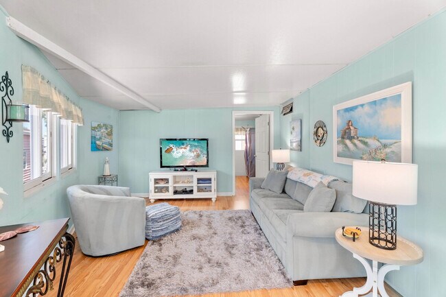 Building Photo - 1256 Nettles Blvd