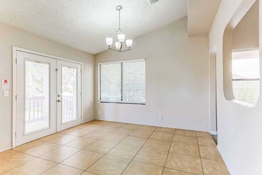 Building Photo - 1232 W Riviera Dr