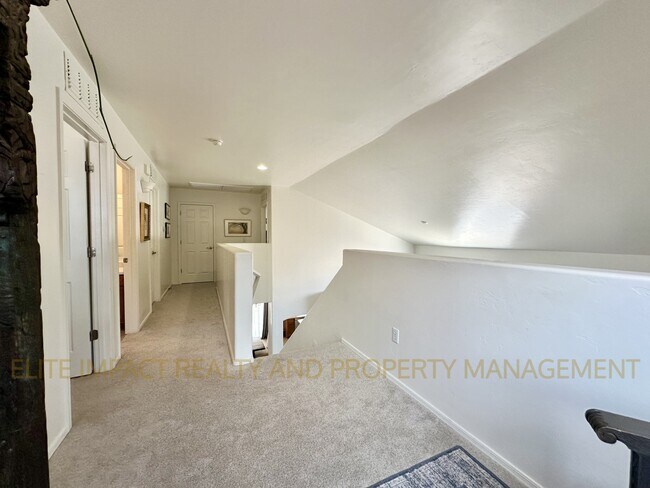 Building Photo - 10582 S Margie Pl