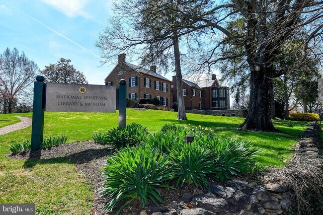 Building Photo - 17 - Apt. #1 Madision Street Unit