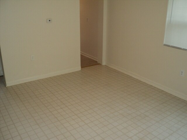 Building Photo - 4601 Blaine St NE