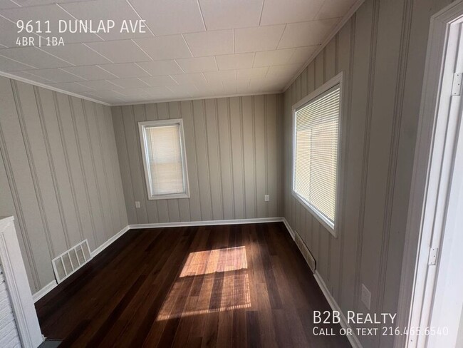 Building Photo - 9611 Dunlap Ave
