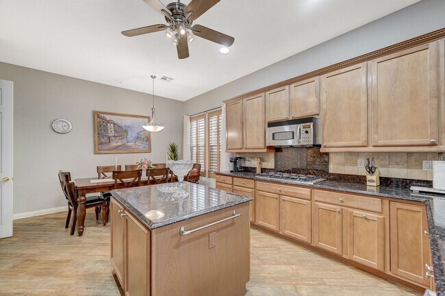 Building Photo - Stunning single-story home in picturesque community!