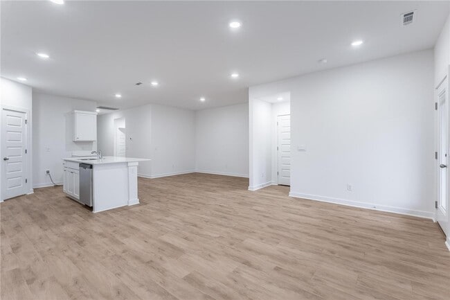 Building Photo - 4611 W Barhem Dr