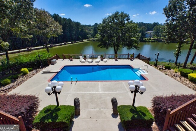 Building Photo - 5166 Wheeler Dr