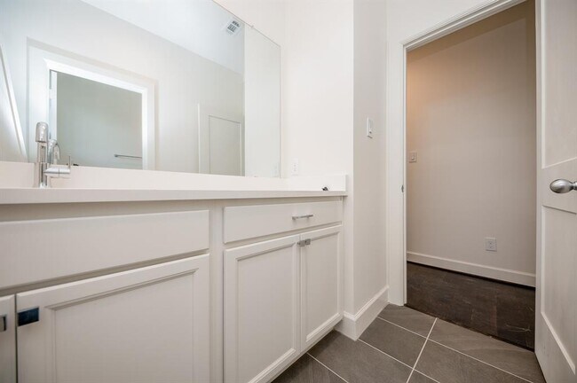 Building Photo - 11519 Silverman Trails