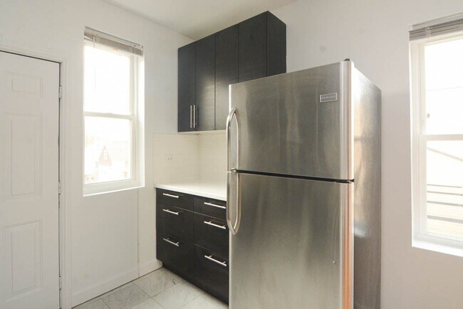 Building Photo - 2347 N Drake Ave
