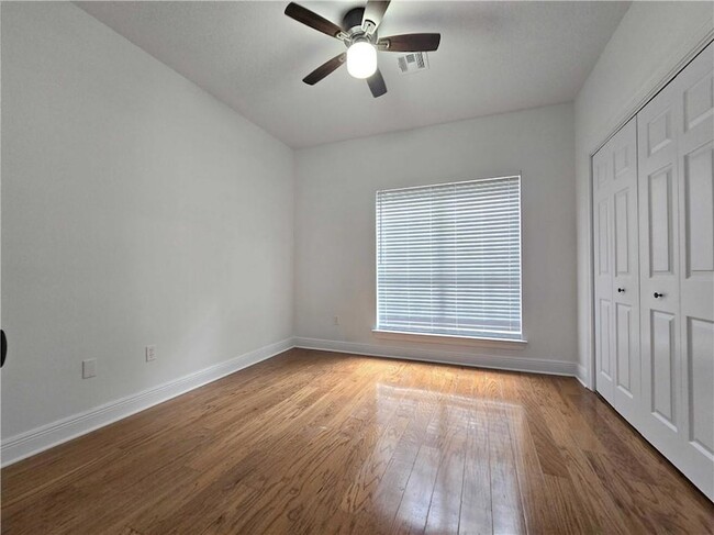 Building Photo - 2107 Olvey Dr