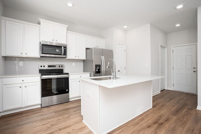 Building Photo - 2626 Jansen Ave