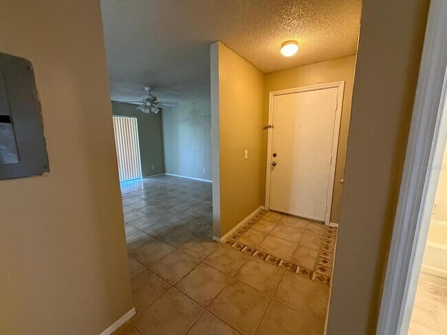 Building Photo - 4240 Pershing Pointe Pl