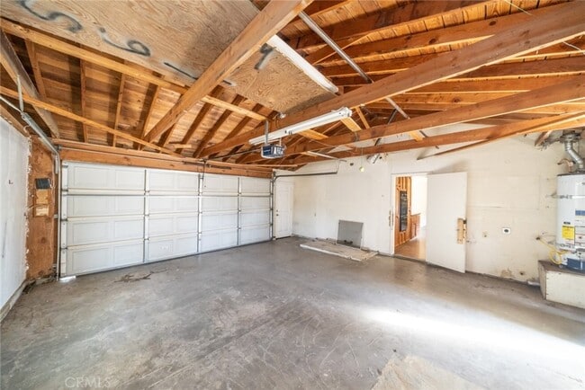 Building Photo - 17433 Sultana St