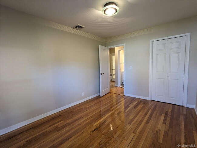 Building Photo - 251-16 Gaskell Rd
