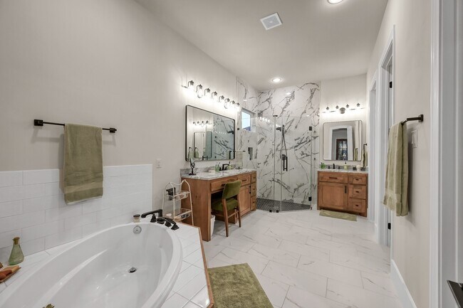 Building Photo - 15937 Stagecoach Rd