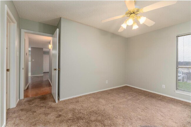 Building Photo - 6903 Deatonhill Dr
