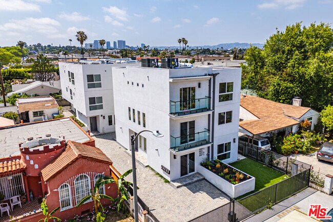 Building Photo - 2055 S Garth Ave
