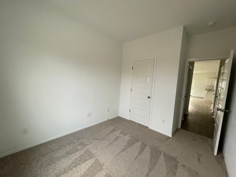 Building Photo - 6723 SW Dignity Ave