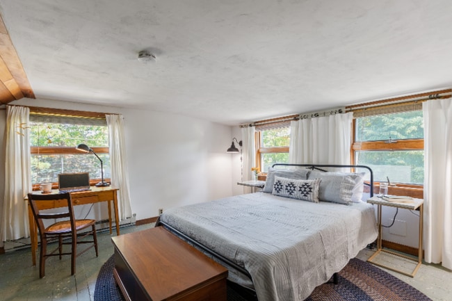 Building Photo - 11 Lower Beach Rd