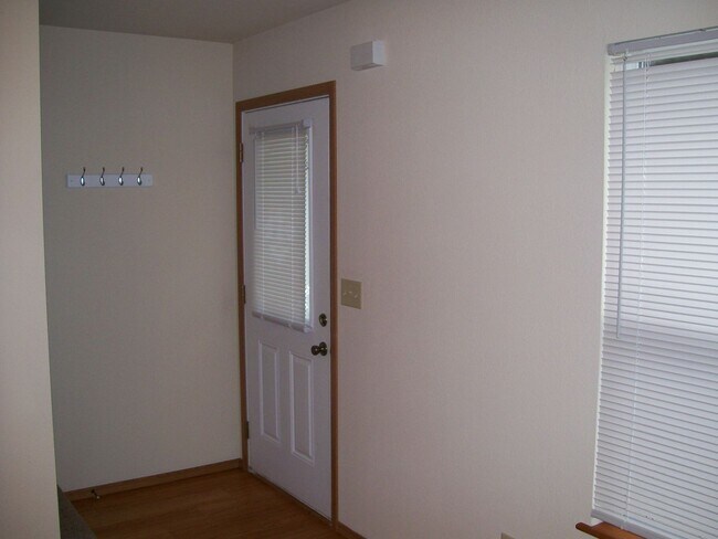 Building Photo - 20309 Skyview Dr