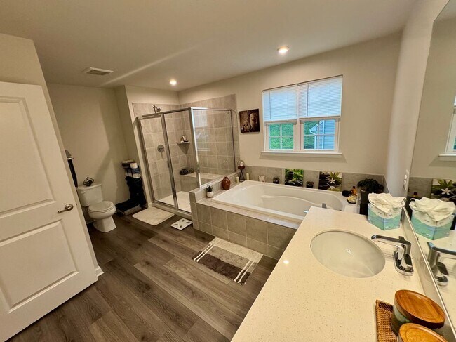 Building Photo - 203 Braeburn Dr