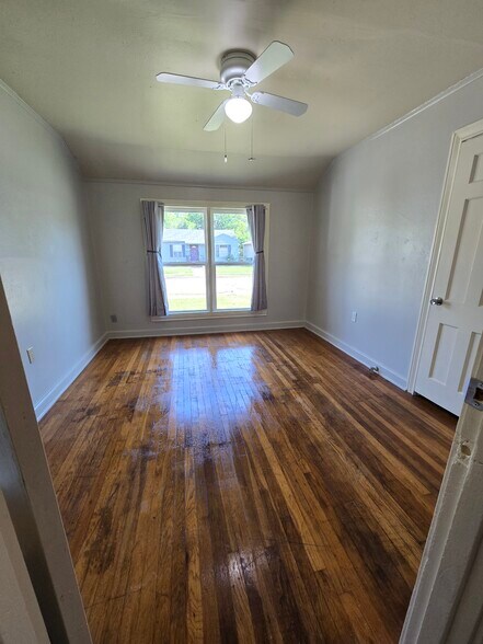 Building Photo - 3021 Wenz Ave