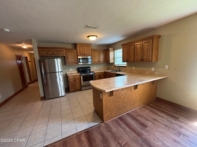 Building Photo - 4701 Deerfield Dr