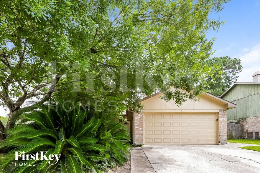 Primary Photo - 20142 Misty Pines Dr