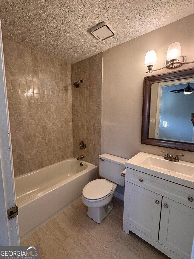 Building Photo - 1717 Wynndowne Trail