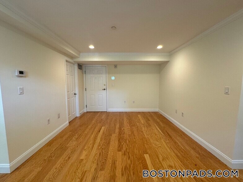 Building Photo - 3 Langdon St