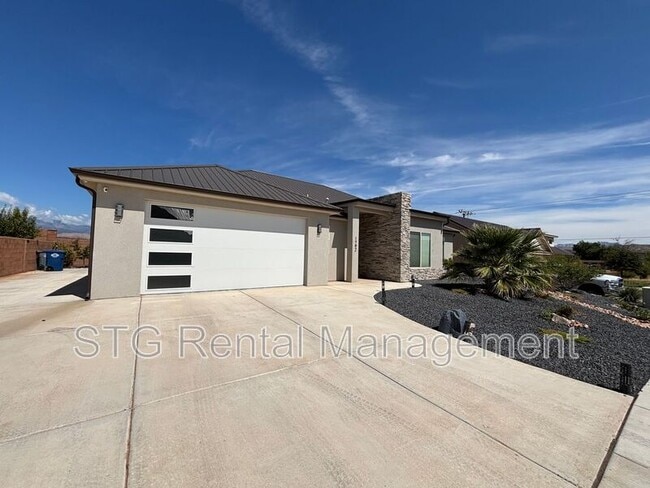 Building Photo - 1792 W 150 S