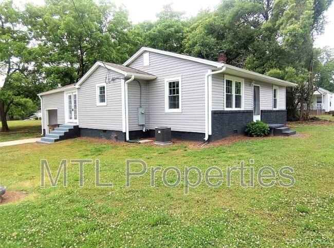 Building Photo - 1722 Kings Rd