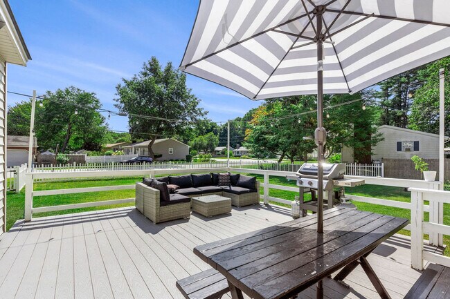 Building Photo - 6 Elwyn Rd