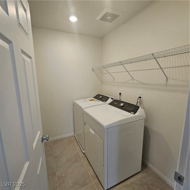Building Photo - 3628 Vila Baleira Ln