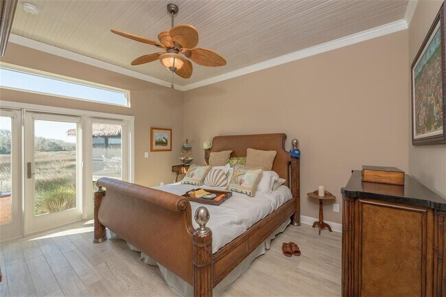 Building Photo - 208 Somerset Ct