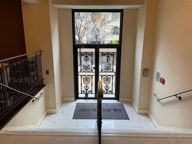 Building Photo - Kalorama Neighborhood Studio Apartment for Rent W/Stacked Washer & Dryer In Unit, Bike Storage, &...