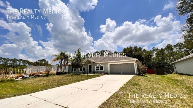 Building Photo - Spacious 4 Bedroom and 2 Bath Home in Palm...