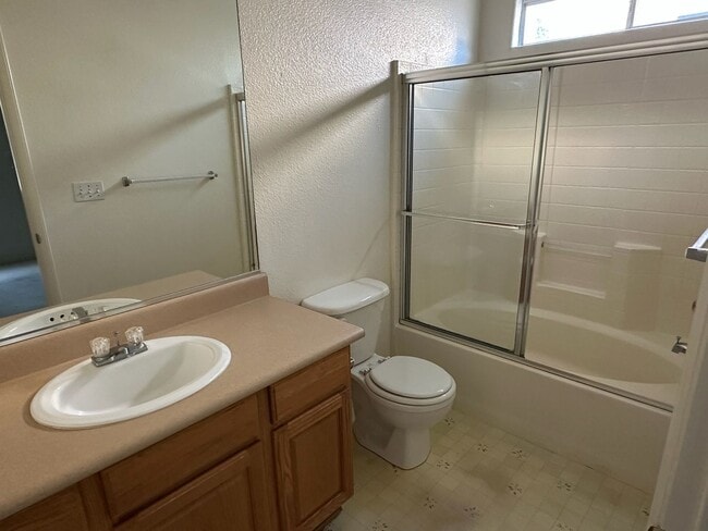 Building Photo - 4018 W Elowin Ct