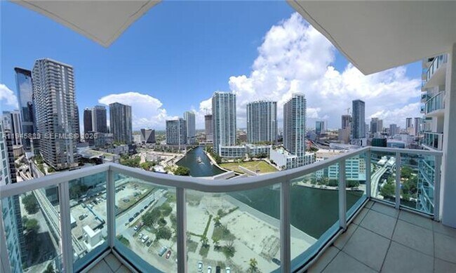 Building Photo - 31 SE 5th St