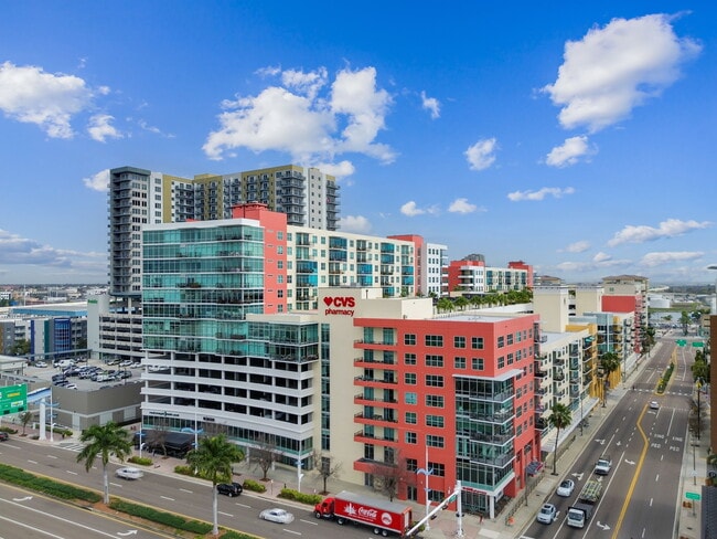 Building Photo - 1120 E Kennedy Blvd