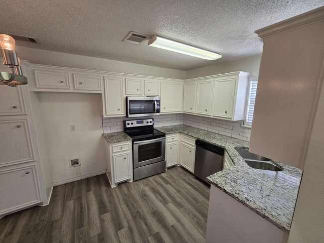 Building Photo - 403 Prentiss Ave