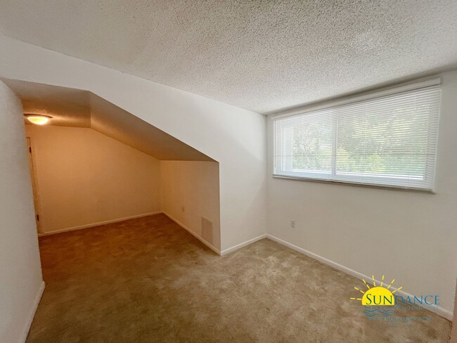 Building Photo - Sparkling Pool Oasis 3 Bedroom + Flex Spac...