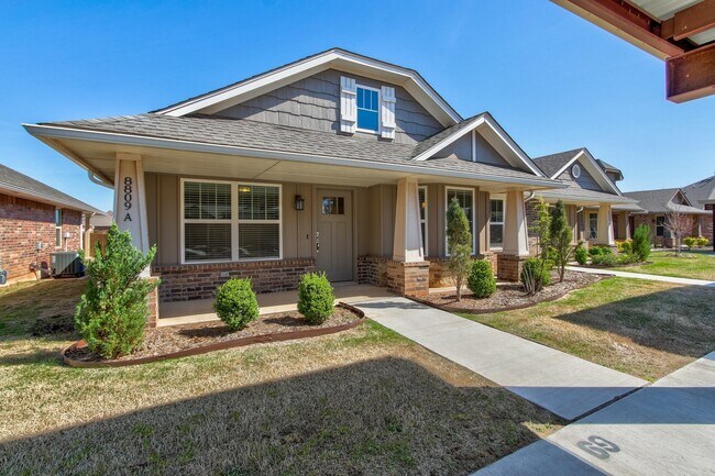 Building Photo - 8809 SW 55th St