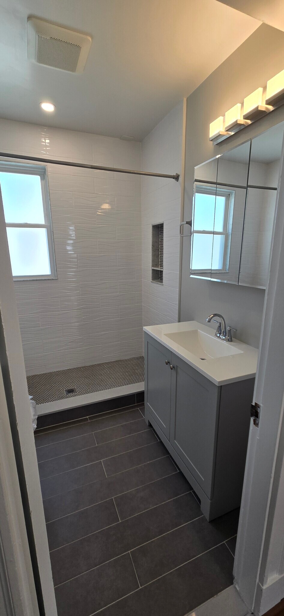 Building Photo - 22 Morton St