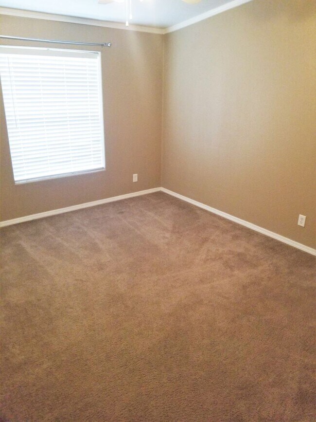 Building Photo - Great Location! 3 Bed, 2 Bath West-Flagsta...