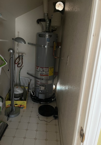 Building Photo - 1011 Mesquite Dr