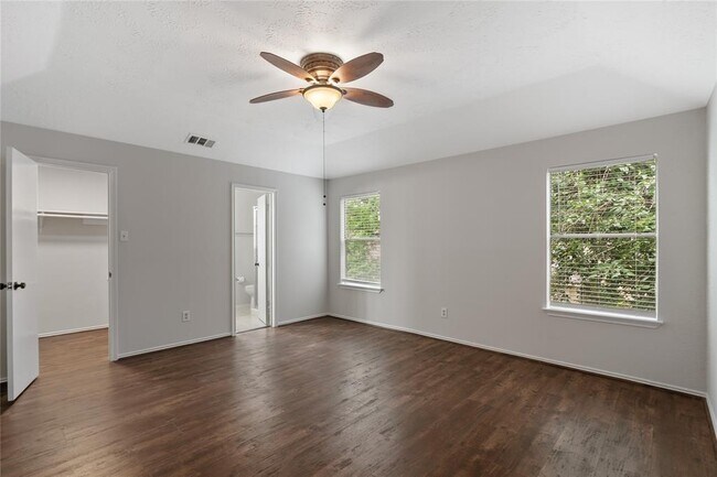 Building Photo - 4807 Shadowdale Dr