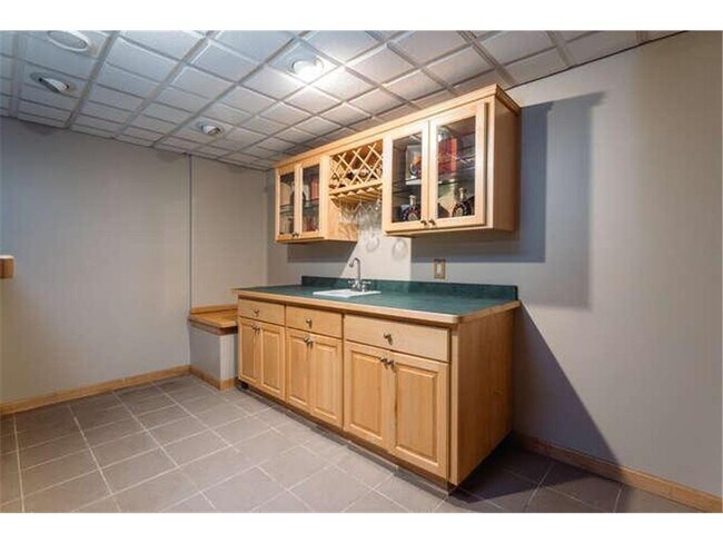 Building Photo - 17583 Foxboro Ln