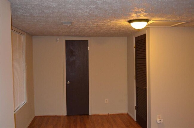 Building Photo - 2745 Peachtree Walk