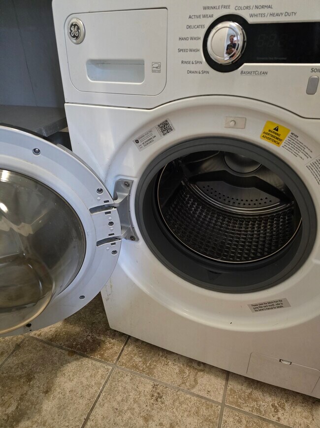 Building Photo - 329 E 63rd St